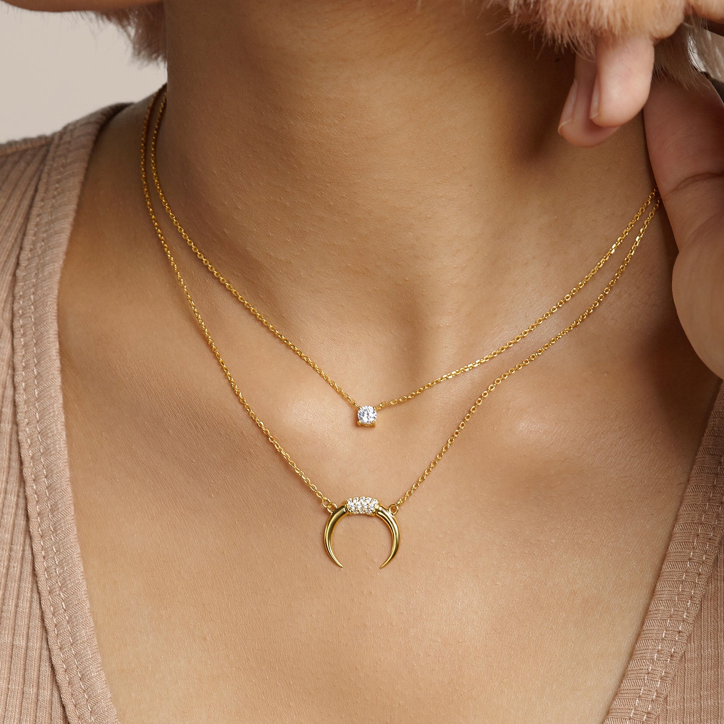 Collana con luna in CZ Collana con corno Collana a strati