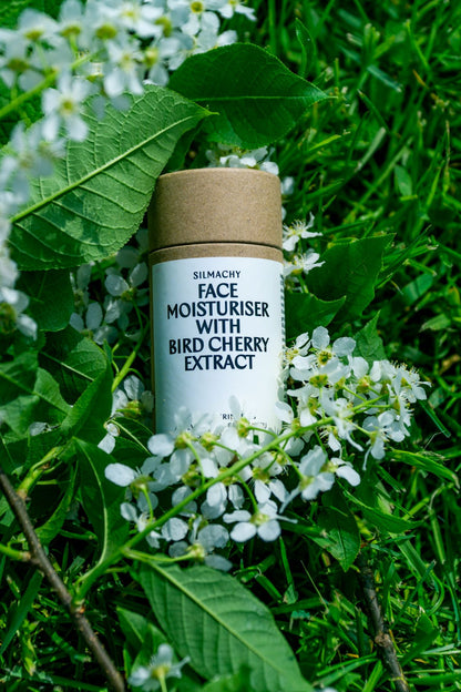 Crema idratante viso con estratto di ciliegia selvatica
