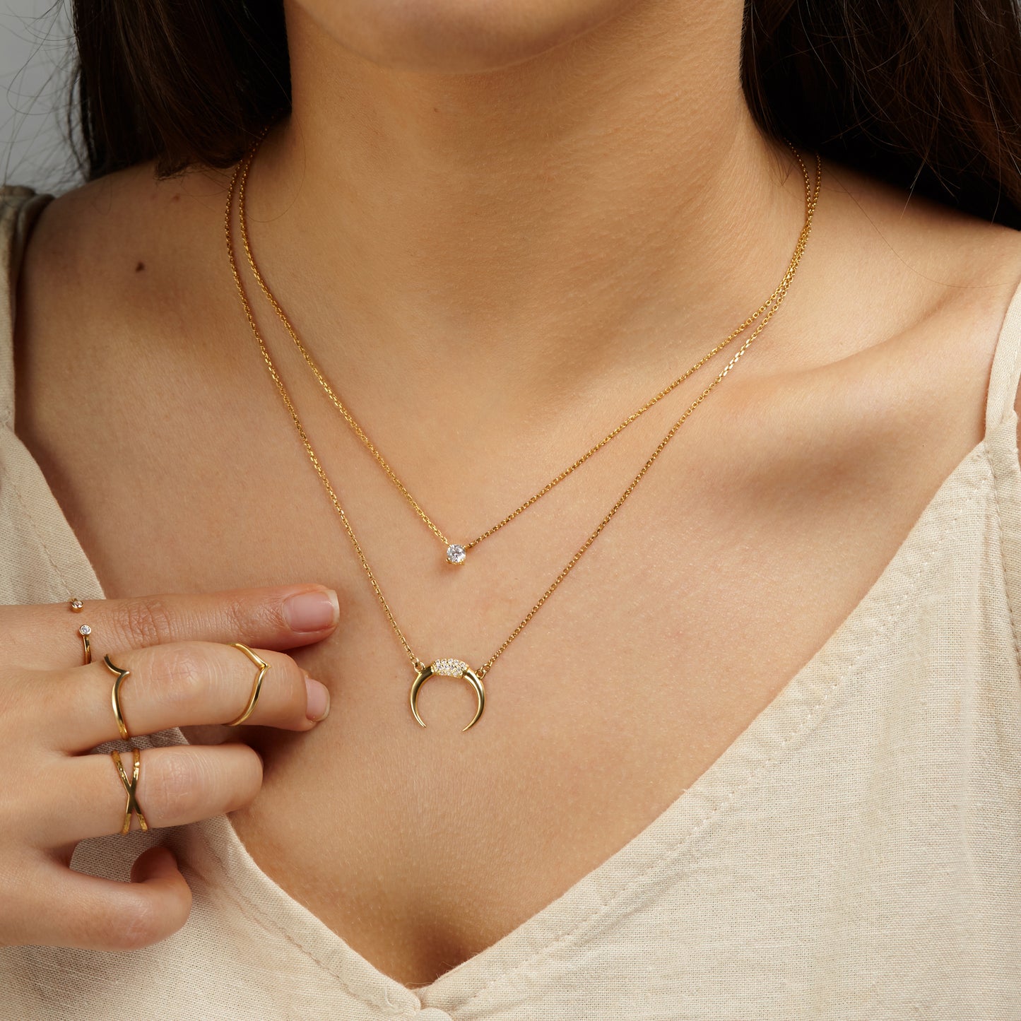 Collana con luna in CZ Collana con corno Collana a strati