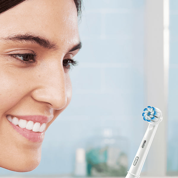 Spazzolino elettrico Oral-B PRO2700 Bianco